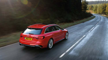 Audi RS 4 Avant - rear tracking