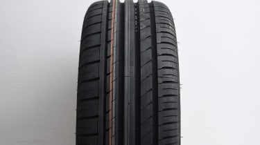 GT Radial Champiro HPY 94 Y