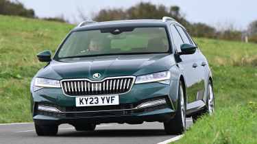 Skoda Superb Sleeper Edition - front action