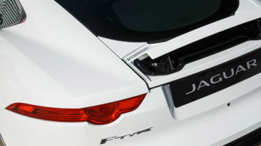 Jaguar F-Type R Coupe (press) spoiler