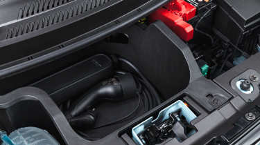 Dacia Spring 2026 - cable storage