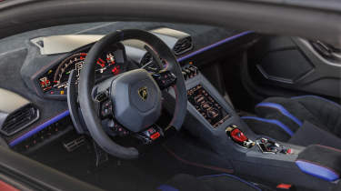 Lamborghini Huracan STO - dash