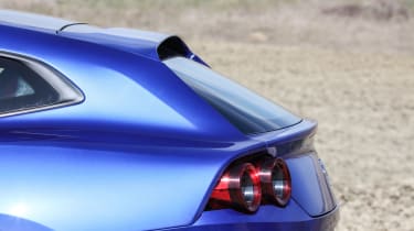 Ferrari GTC4 Lusso T 2017 - blue rear detail