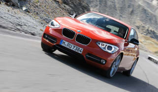 BMW 120d xDrive front tracking
