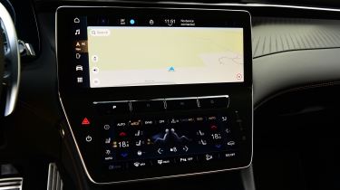 Maserati Grecale Folgore - infotainment screen