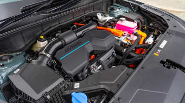 Kia Sorento Hybrid - engine