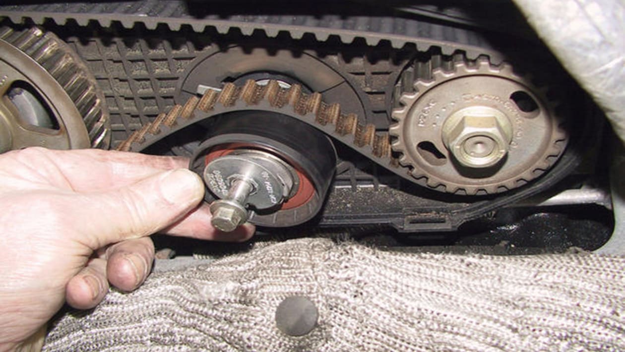 How to change a fuel Pump pictures Auto Express