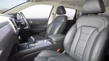 Used SsangYong Rexton Mk2 facelift - front seats