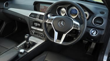 Mercedes C180 Coupe dash
