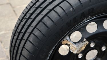 Goodyear EfficientGrip Performance