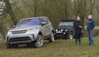 Land Rover Discovery HSE Luxury - front