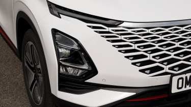 2024 Omoda 5 prototype - front headlight 