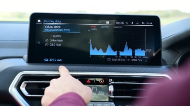 BMW iX3 - operating infotainment system