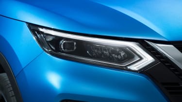 New Nissan Qashqai facelift - front light detail