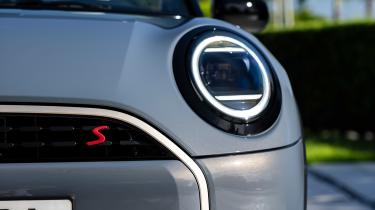 MINI Cooper Convertible - front light