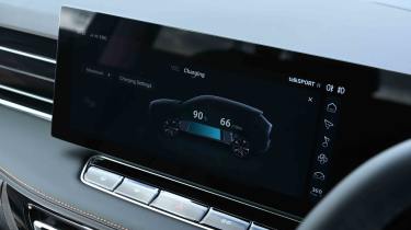 MG HS PHEV - plug-in battery range and state of charge