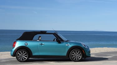 MINI Convertible Automatic - roof up