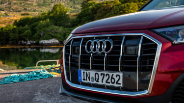 Audi Q7 55 TFSI - grille