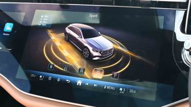 Mercedes E-Class Estate - Sport driving mode screen