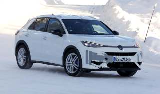 Volkswagen T-Roc R (camouflaged) - front