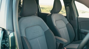 Dacia Jogger Extreme Sleep Pack - front seat