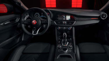 Alfa Romeo Giulia Edizione Luna Rossa - dash