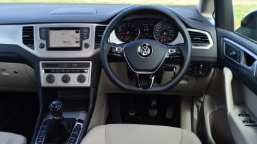Volkswagen Golf SV BlueMotion TSI 2016 - interior