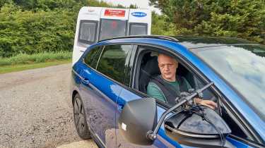 Volkswagen Passat R-Line - reversing around a corner while towing, alternative