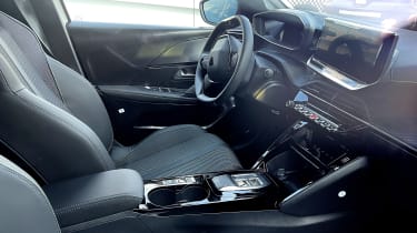 New Peugeot 208 facelift - interior 