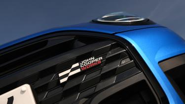 MINI John Cooper Works - grille badge