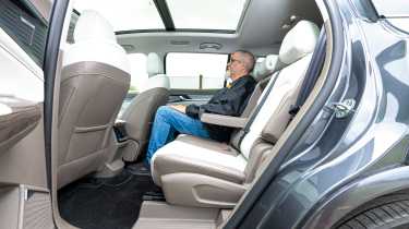 MGS9 - rear seats