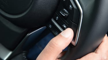 Subaru Outback - steering wheel details
