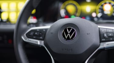 Volkswagen Golf - steering wheel