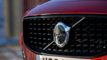 Volvo V60 - grille
