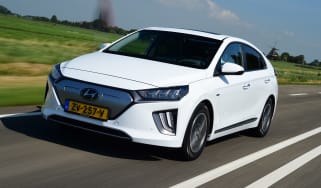 hyundai Ioniq electric - front tracking