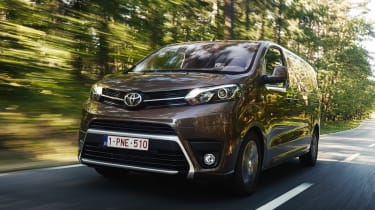 Toyota Proace Verso 2016 - front tracking