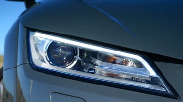 Audi TT Ultra - lights