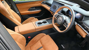 Mazda 6e - interior