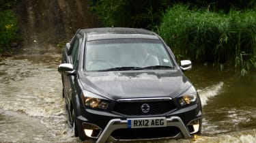 Ssangyong Korando Sports EX front