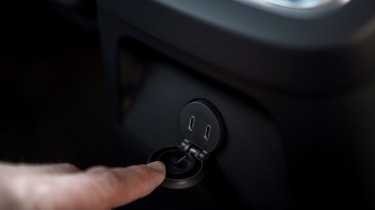 Volvo XC90 Recharge - USB-C ports
