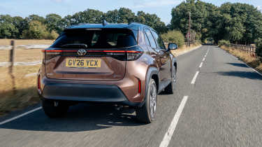 Toyota Yaris Cross facelift - rear tracking