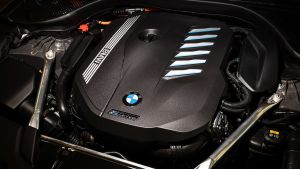 BMW%20545e%202020-19.jpg