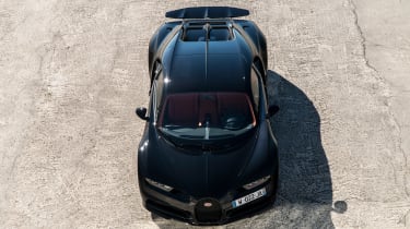 Bugatti Chiron - full above