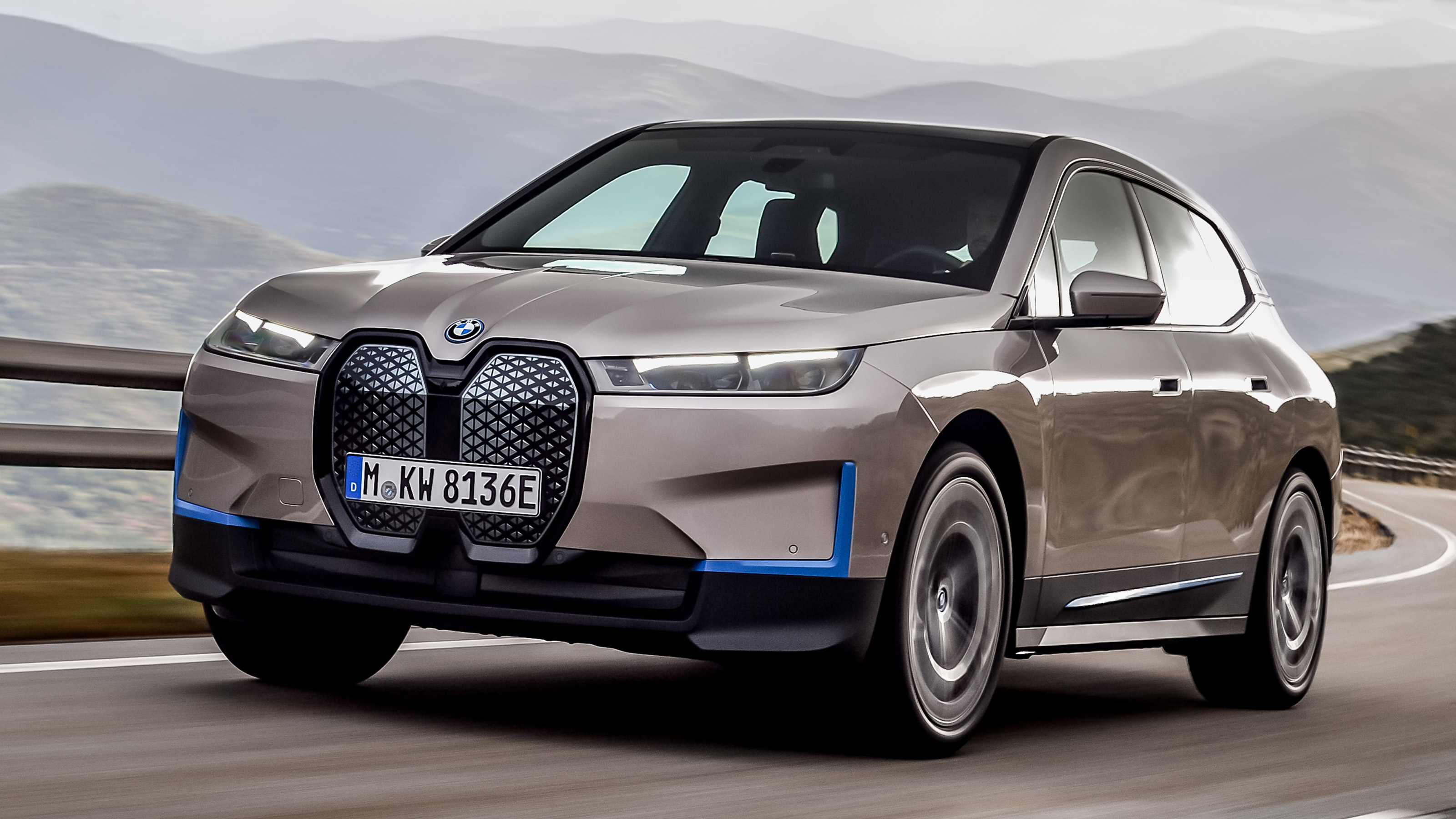 New 2021 BMW iX electric SUV revealed with 376-mile range ...