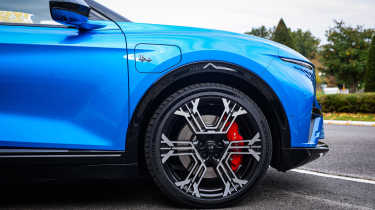 Alpine A390 - side detail