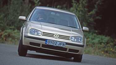 Volkswagen Golf Mk4 - front cornering