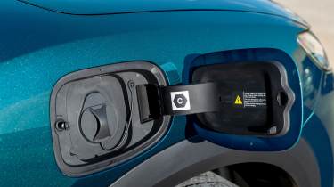 BYD Atto 2 DM-i - charging port