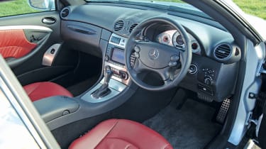 Mercedes CLK 320 DCI Sport interior