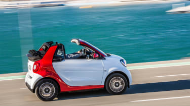 Smart ForTwo Cabrio 2016 - side tracking 2