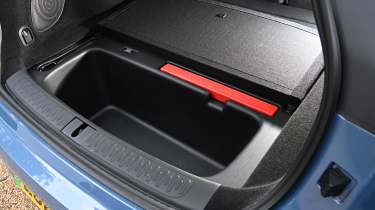 MG IM6 - cable storage